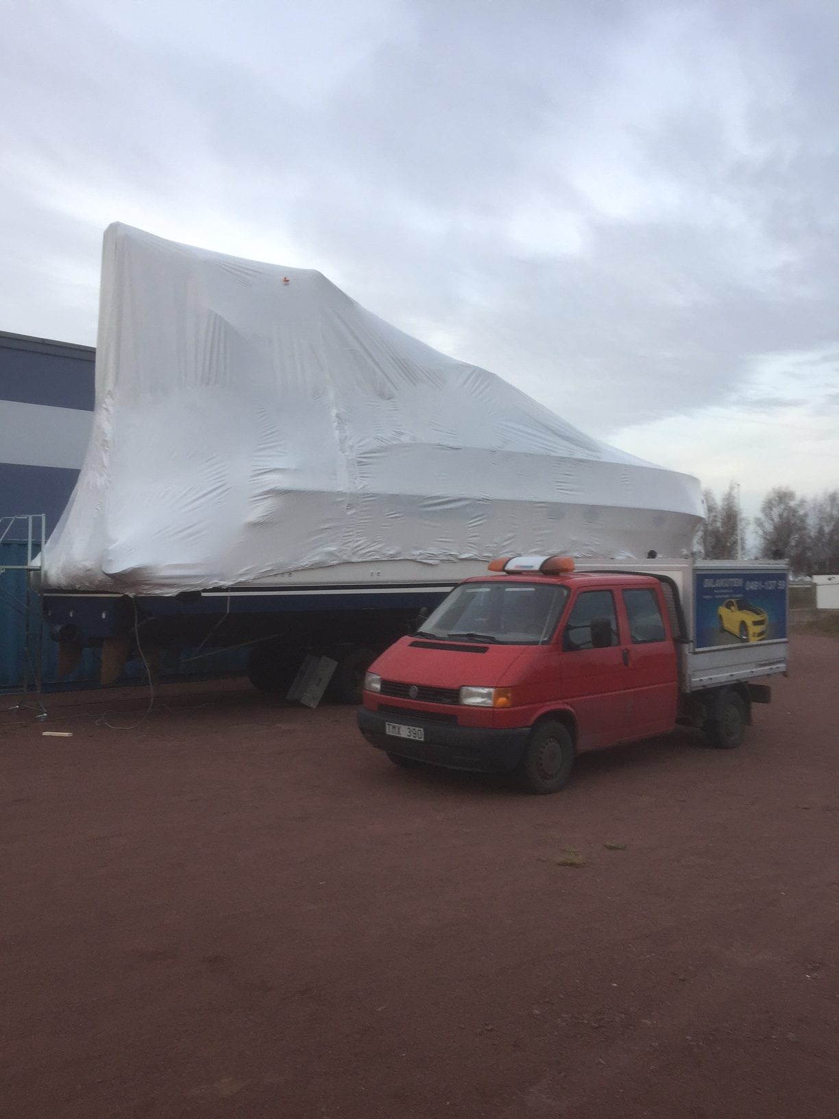 Tjänst Krympplast Inplastning Tjänst Krympplast Inplastning